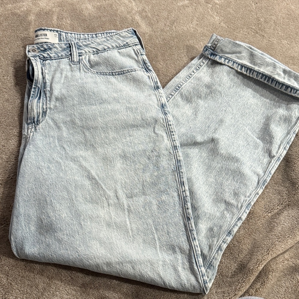 Light Wash Jeans - Classic Straight Fit